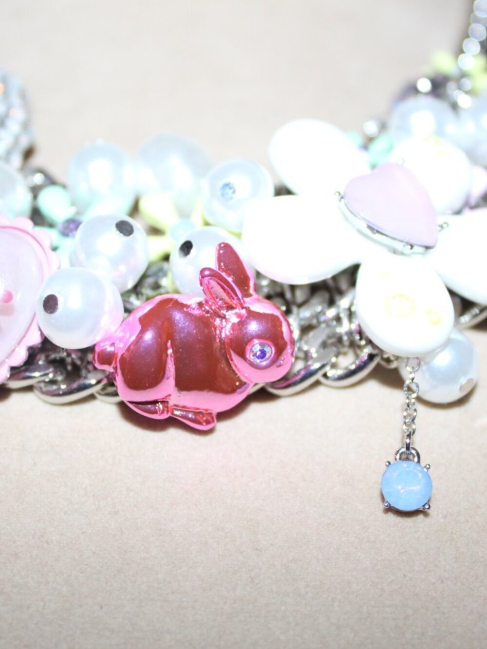 NWT Betsey Johnson bib statement necklace and matching earrings set. STUNNING! - Picture 13 of 15